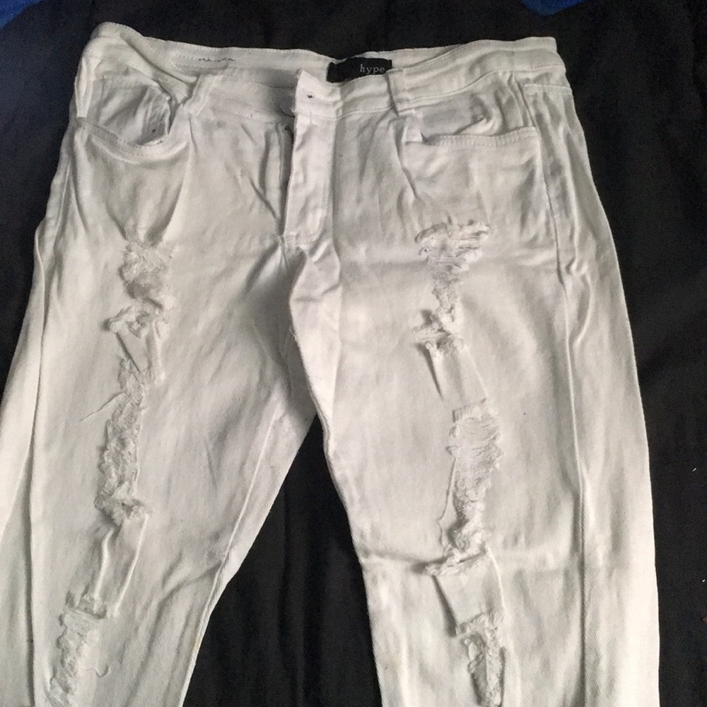White skinny jeans